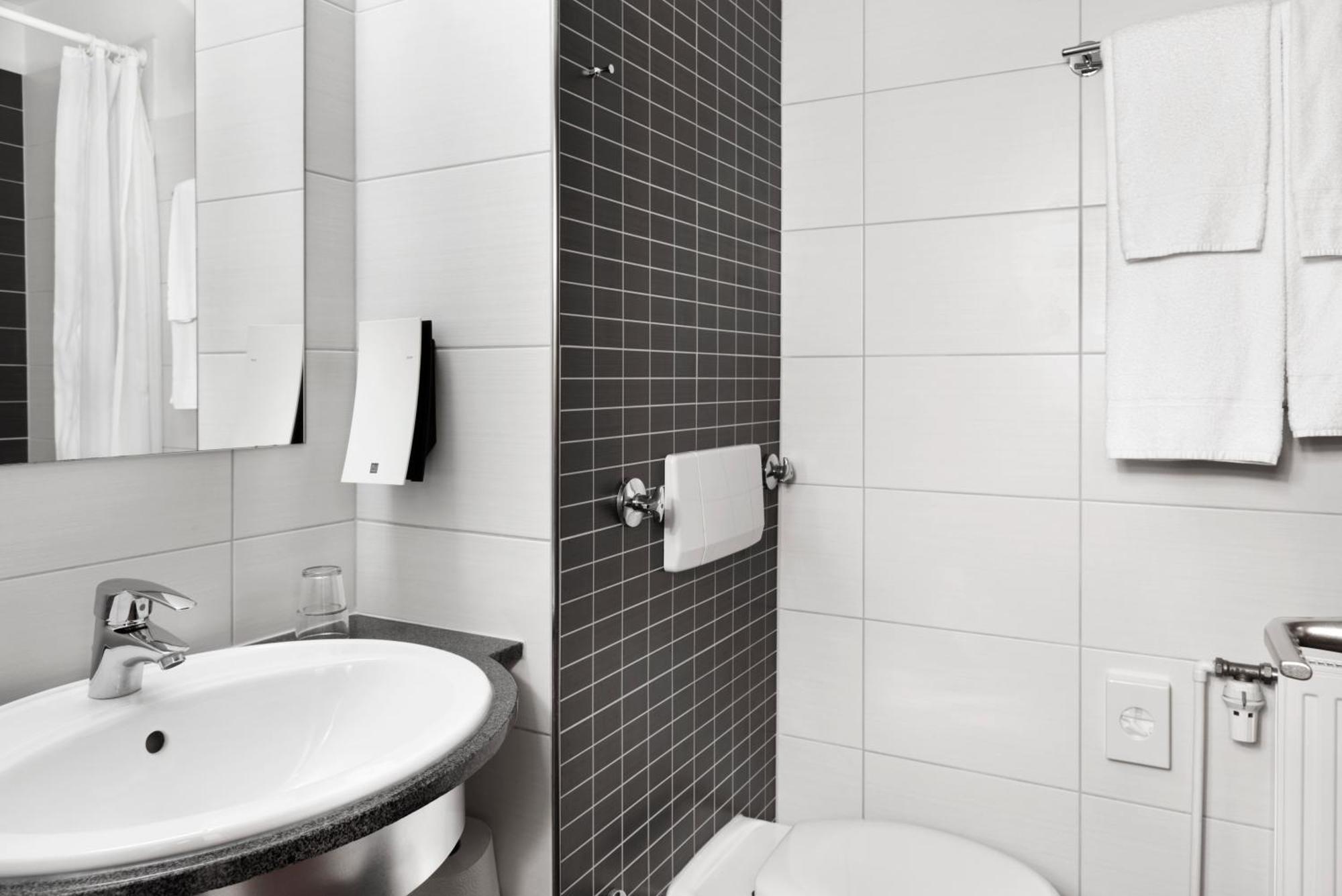 Tryp By Wyndham Luebeck Aquamarin Hotel Екстериор снимка