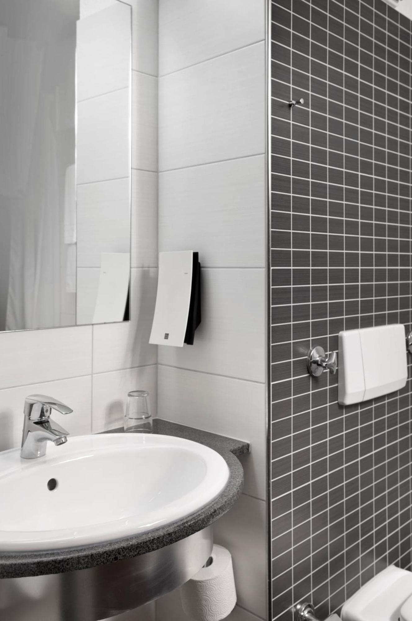 Tryp By Wyndham Luebeck Aquamarin Hotel Екстериор снимка