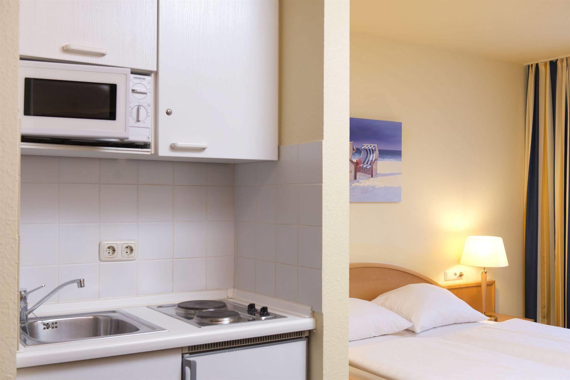 Tryp By Wyndham Luebeck Aquamarin Hotel Екстериор снимка